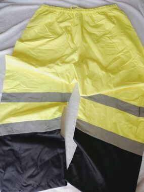 DieHard Safety Reflective Plastic Over wear Pants, Water resistant, Workwear